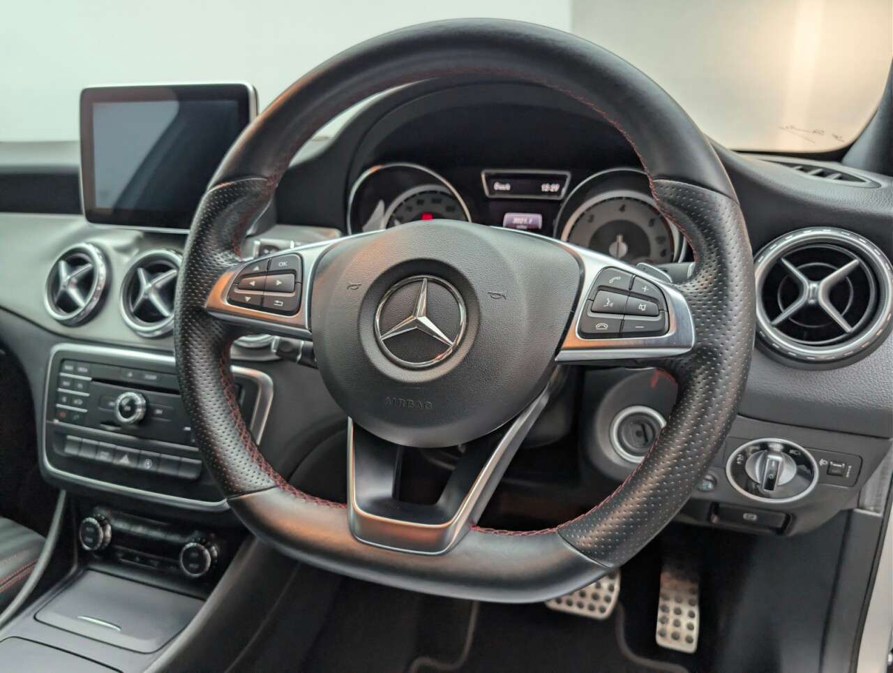 2016 MERCEDES-BENZ 180 2016 MERCEDES-BENZ 180