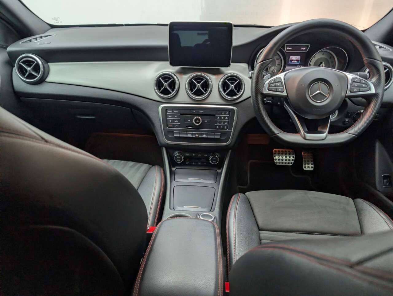 2016 MERCEDES-BENZ 180 2016 MERCEDES-BENZ 180