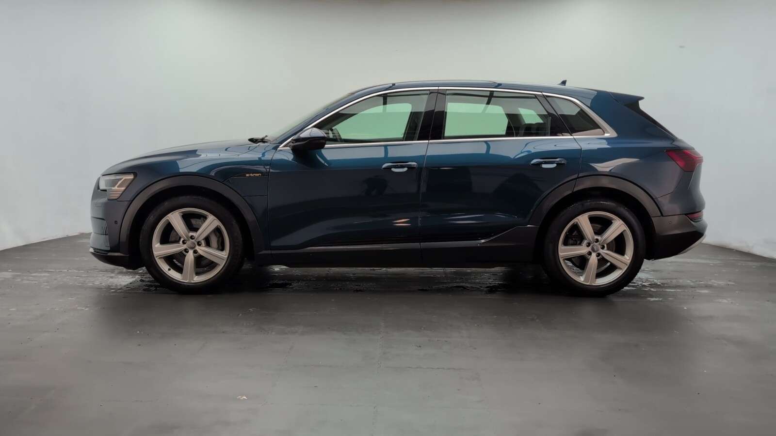 2020 AUDI E-TRON 2020 AUDI E-TRON