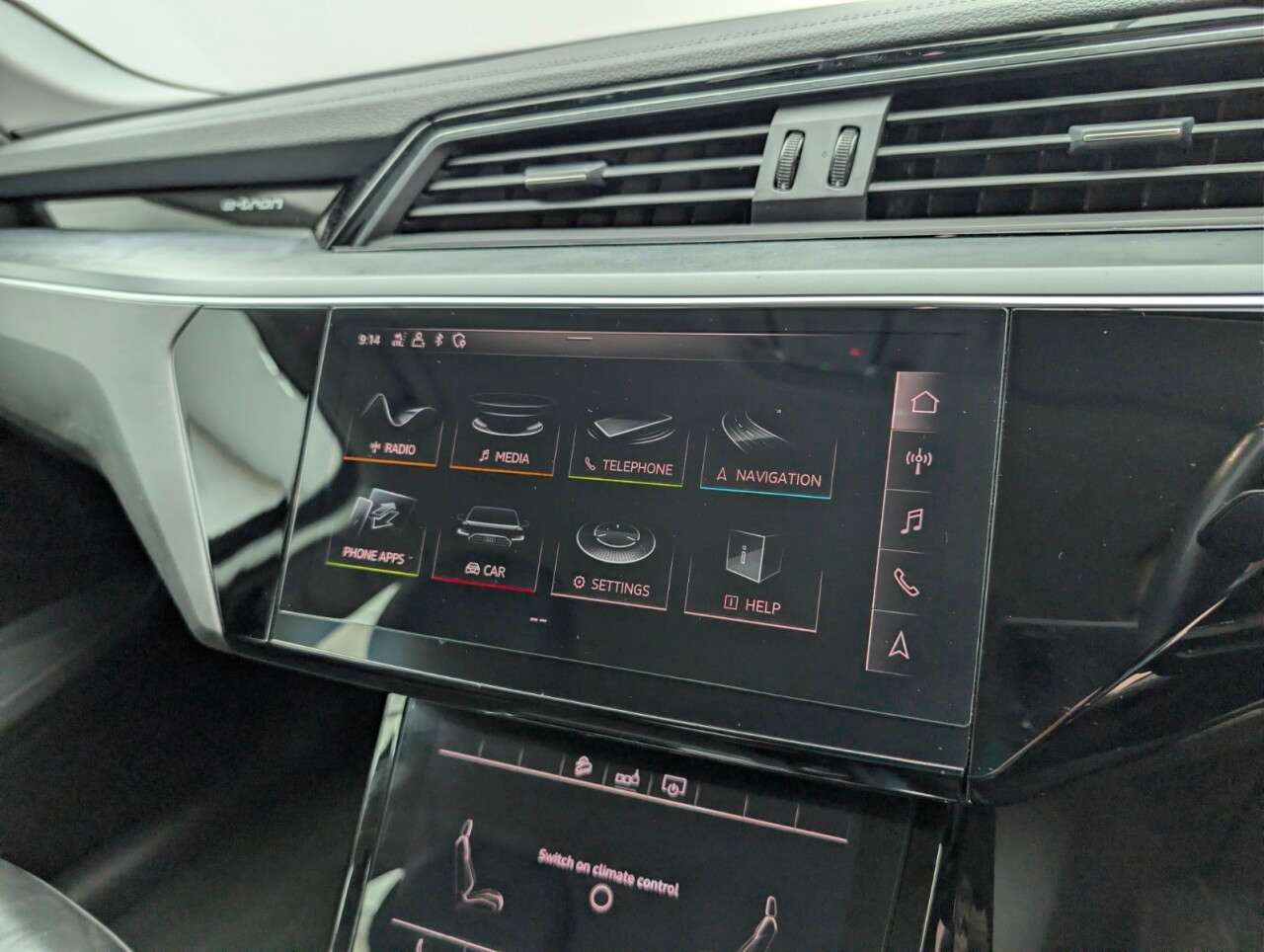 2020 AUDI E-TRON 2020 AUDI E-TRON