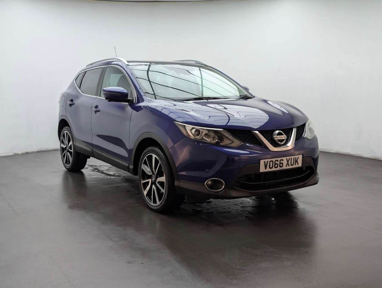 A 2016 NISSAN QASHQAI 1.6 dCi Tekna SUV 5dr Diesel XTRON 2WD Euro 6 (s/s) (130 ps) - CRUISE CONTR A 2016 NISSAN QASHQAI 1.6 dCi Tekna SUV 5dr Diesel XTRON 2WD Euro 6 (s/s) (130 ps) - CRUISE CONTR