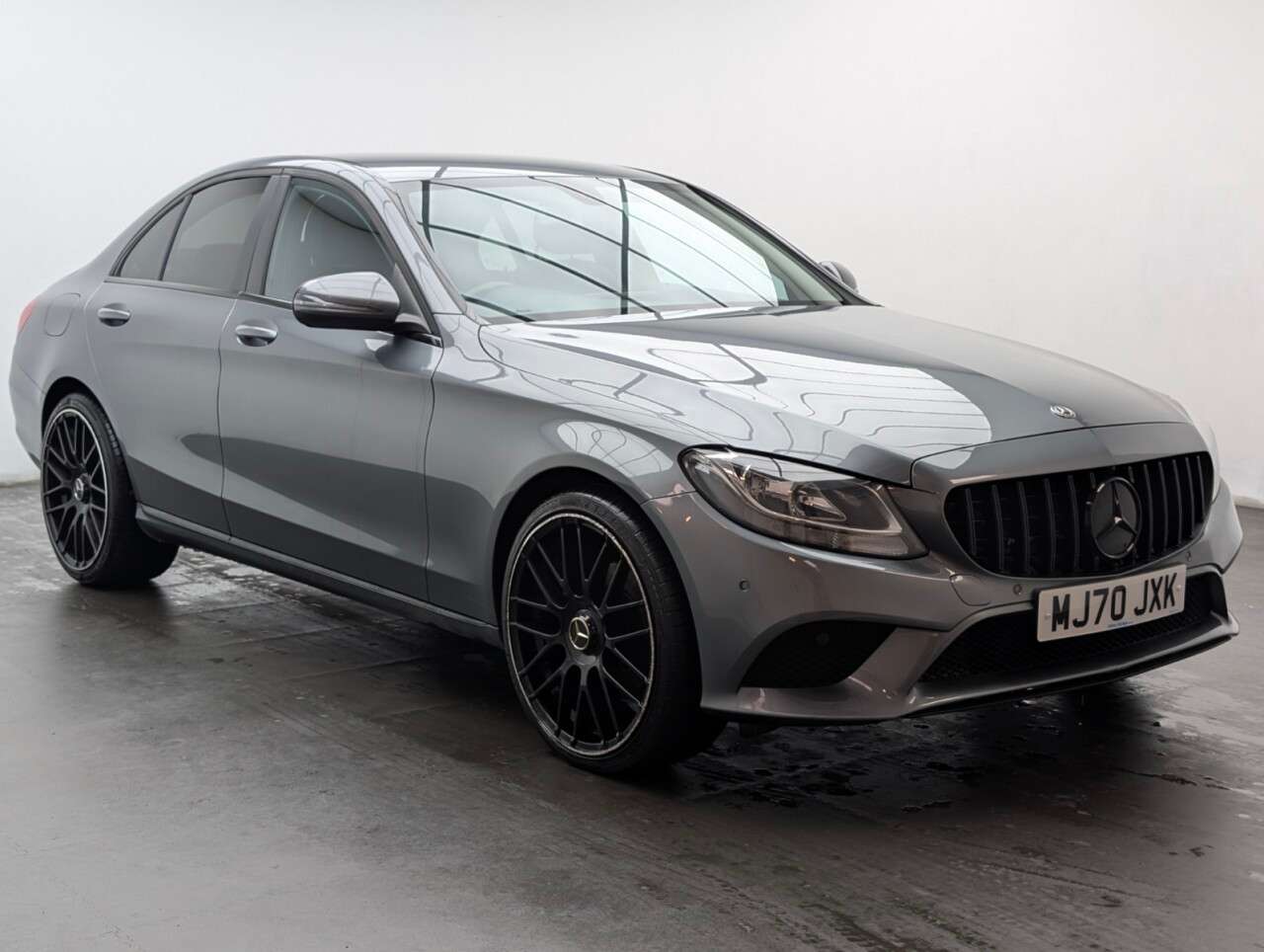 A 2020 MERCEDES-BENZ C CLASS 2.0 C220d SE Saloon 4dr Diesel G-Tronic+ Euro 6 (s/s) (194 ps) - REVERSE CA A 2020 MERCEDES-BENZ C CLASS 2.0 C220d SE Saloon 4dr Diesel G-Tronic+ Euro 6 (s/s) (194 ps) - REVERSE CA