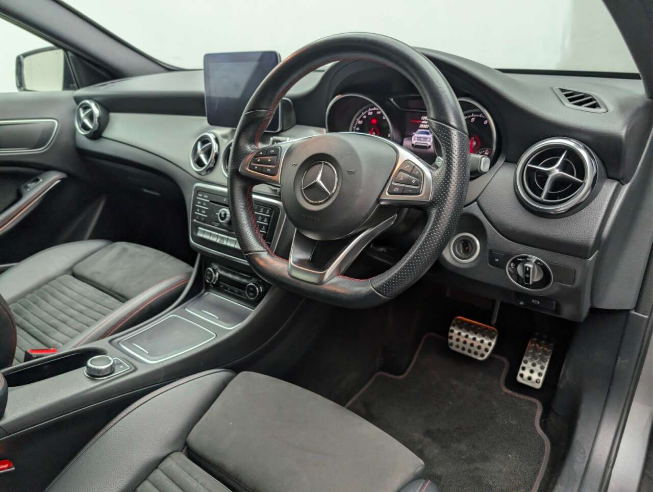 2019 MERCEDES-BENZ 180 2019 MERCEDES-BENZ 180