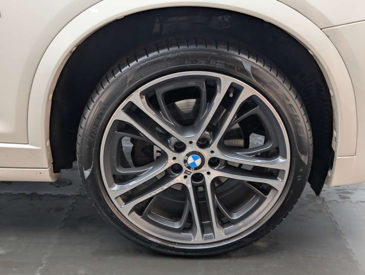 2017 BMW X4 2017 BMW X4