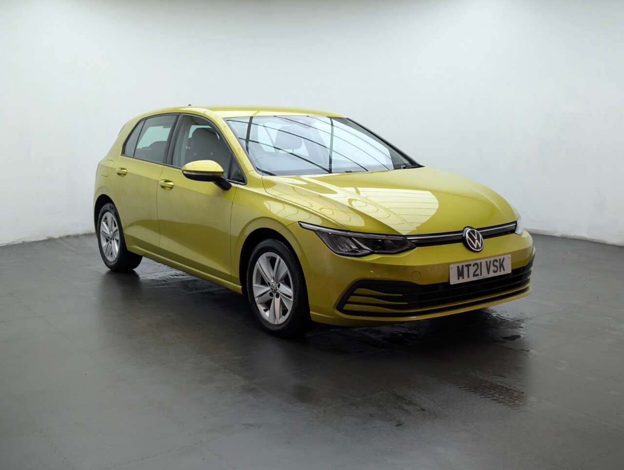 A 2021 VOLKSWAGEN GOLF 1.5 eTSI MHEV Life Hatchback 5dr Petrol Hybrid DSG Euro 6 (s/s) (150 ps) - A 2021 VOLKSWAGEN GOLF 1.5 eTSI MHEV Life Hatchback 5dr Petrol Hybrid DSG Euro 6 (s/s) (150 ps) -