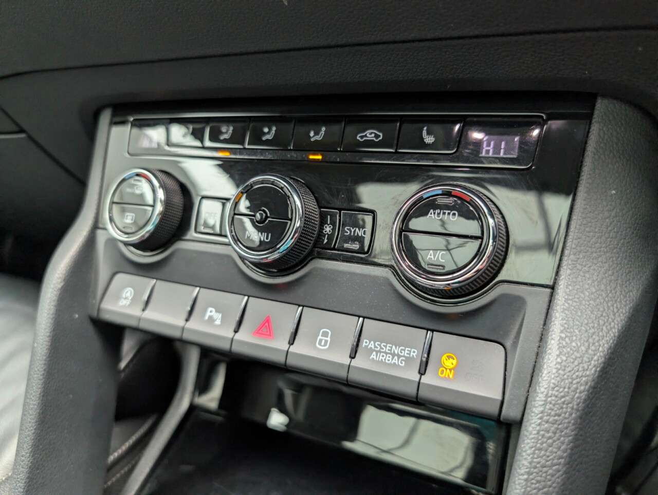 2020 SKODA KAROQ 2020 SKODA KAROQ