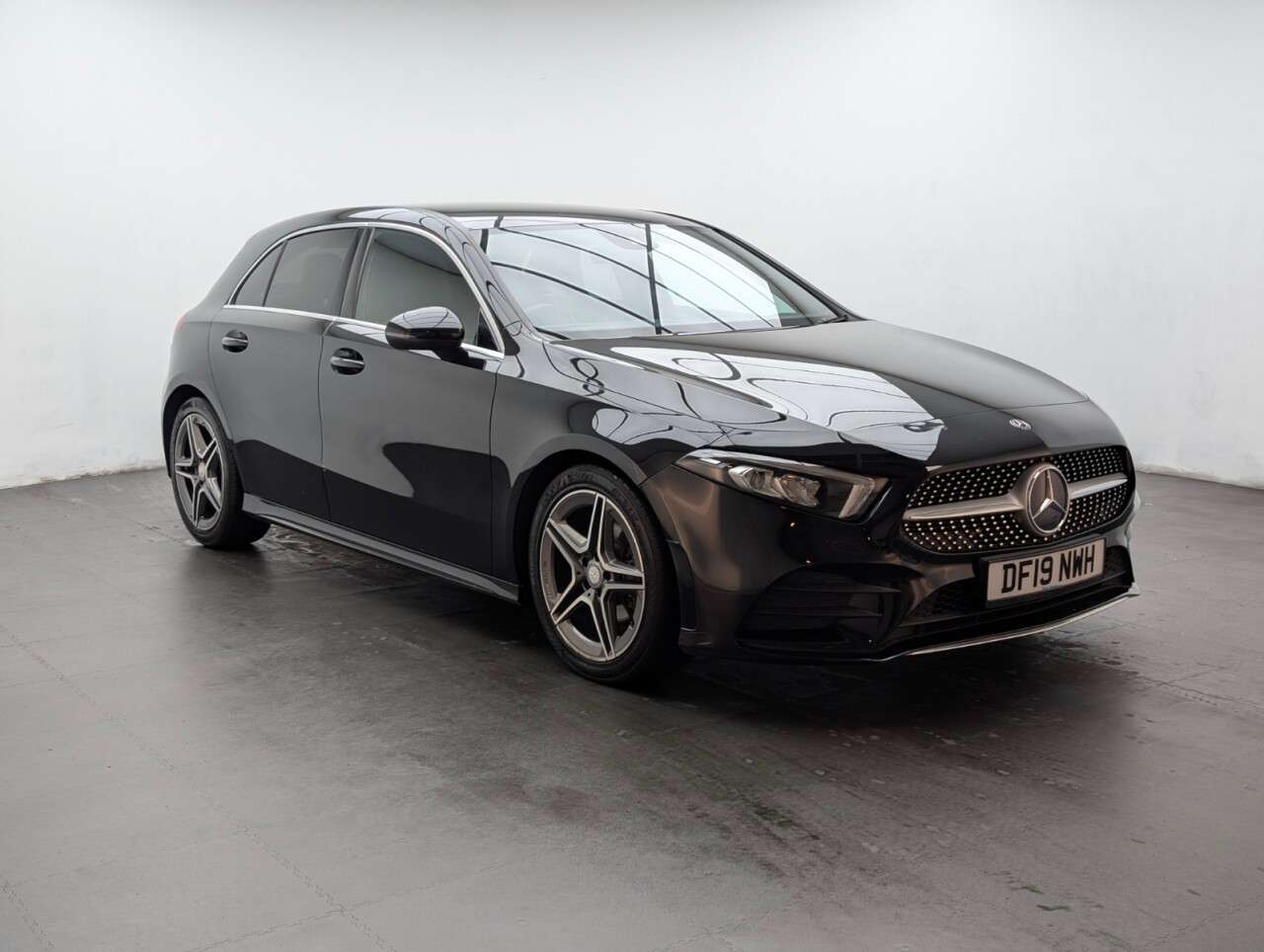 A 2019 MERCEDES-BENZ A CLASS 1.5 A180d AMG Line Hatchback 5dr Diesel 7G-DCT Euro 6 (s/s) (116 ps) LEATHE A 2019 MERCEDES-BENZ A CLASS 1.5 A180d AMG Line Hatchback 5dr Diesel 7G-DCT Euro 6 (s/s) (116 ps) LEATHE