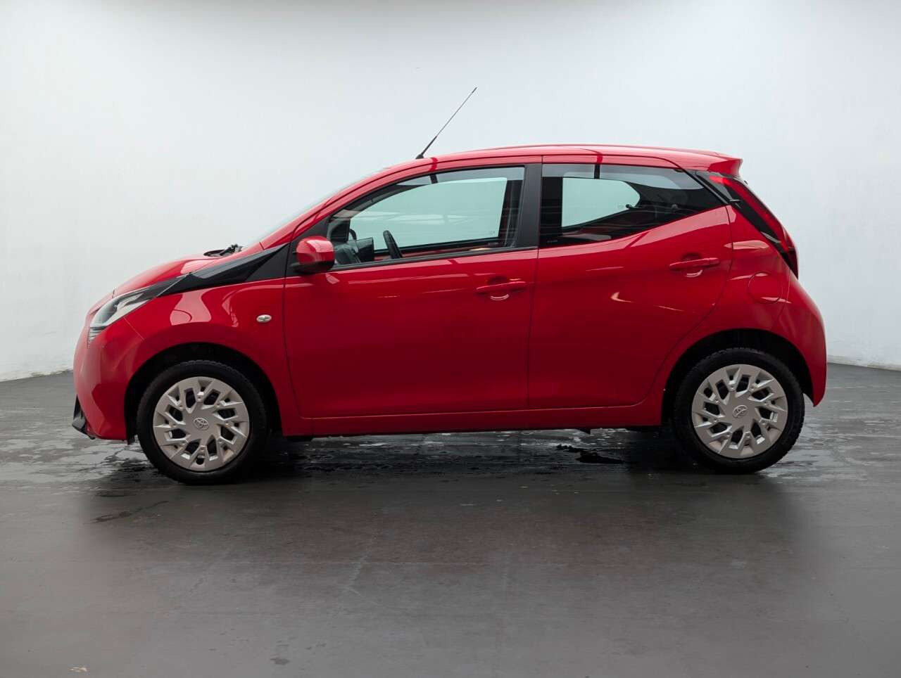 2021 TOYOTA AYGO 2021 TOYOTA AYGO