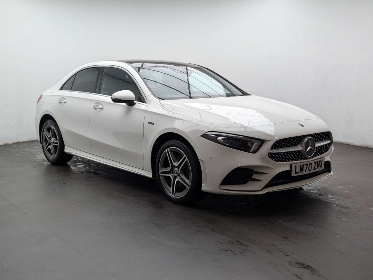 A 2020 MERCEDES-BENZ A CLASS 1.3 A250e 15.6kWh AMG Line (Premium Plus 2) Saloon 4dr Petrol Plug-in Hybri A 2020 MERCEDES-BENZ A CLASS 1.3 A250e 15.6kWh AMG Line (Premium Plus 2) Saloon 4dr Petrol Plug-in Hybri