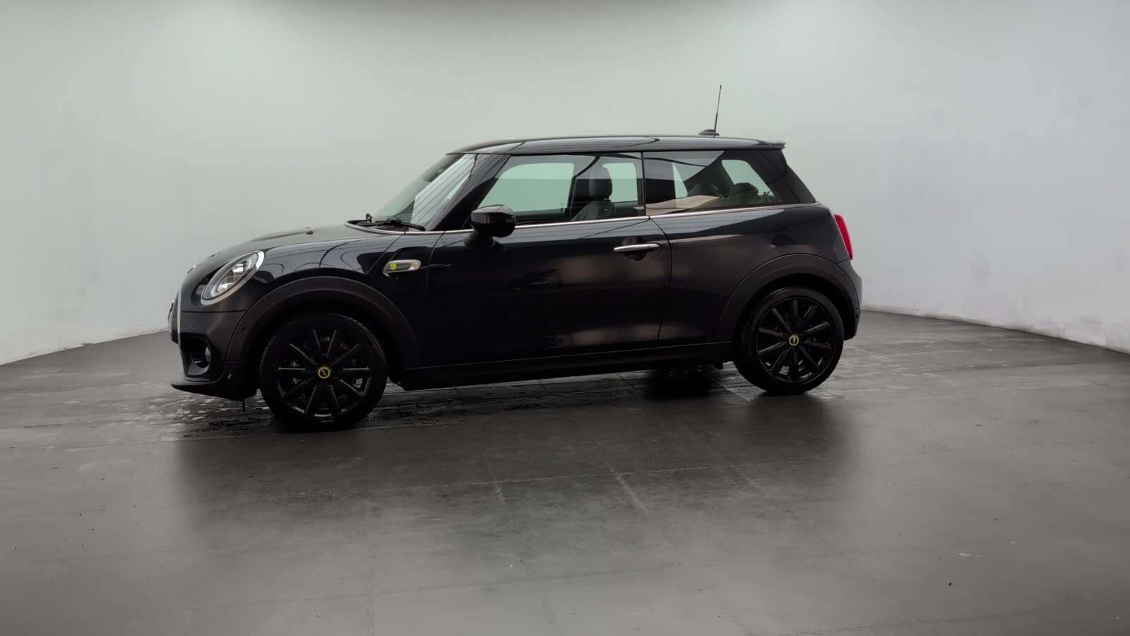 2020 MINI ELECTRIC HATCH 2020 MINI ELECTRIC HATCH