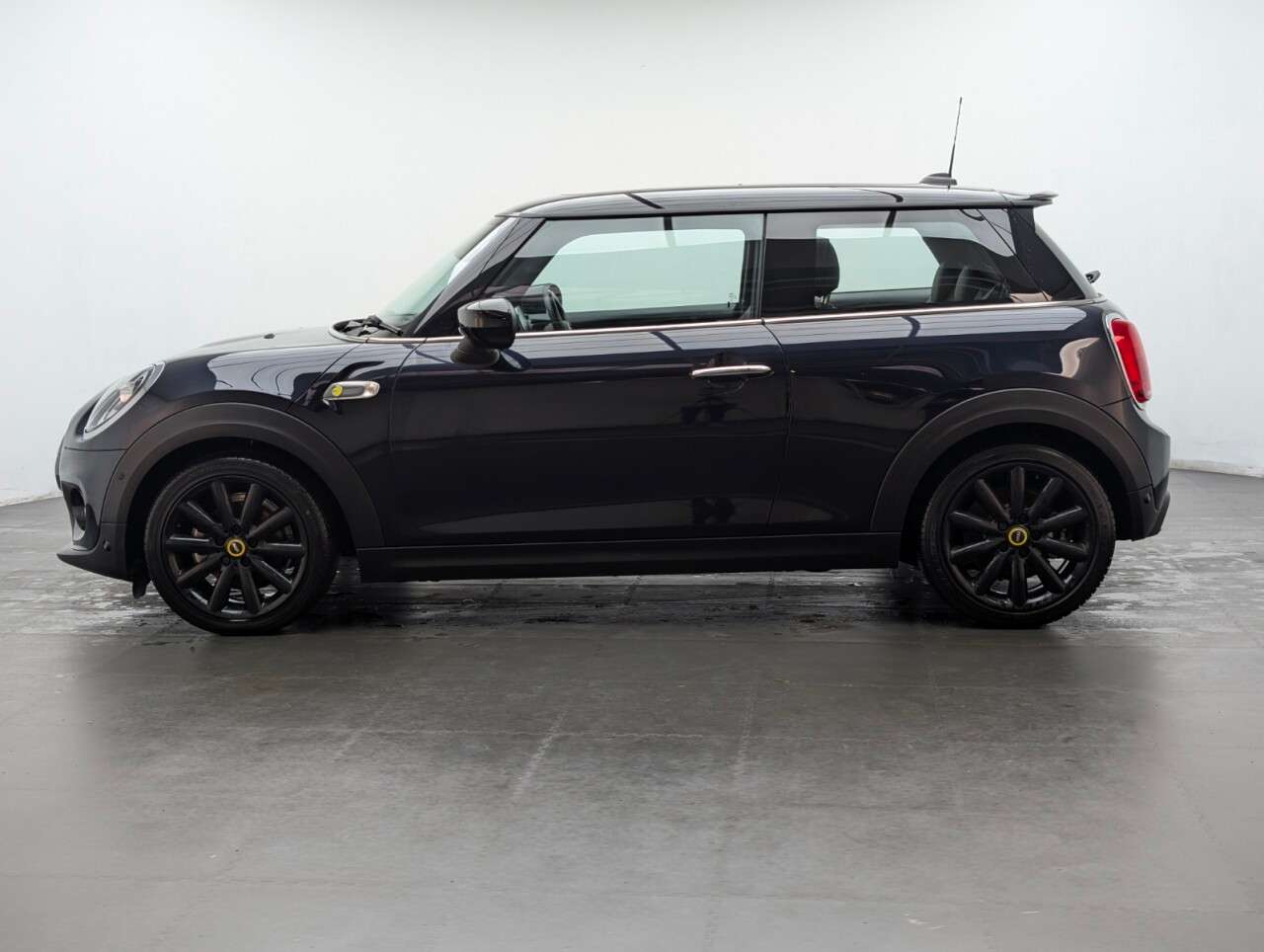 2020 MINI ELECTRIC HATCH 2020 MINI ELECTRIC HATCH