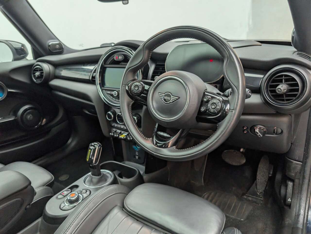 2020 MINI ELECTRIC HATCH 2020 MINI ELECTRIC HATCH