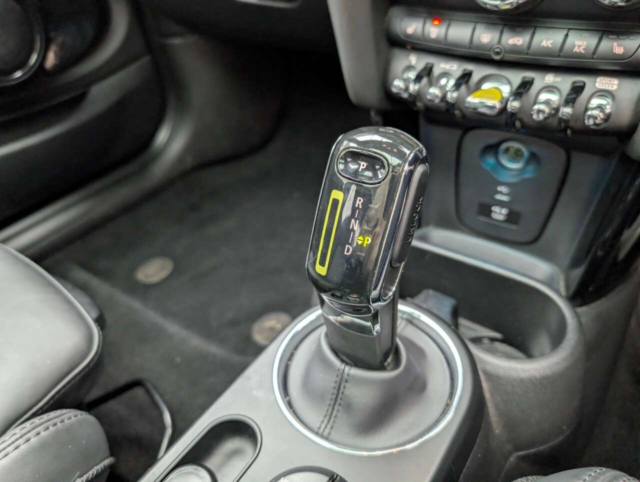 2020 MINI ELECTRIC HATCH 2020 MINI ELECTRIC HATCH