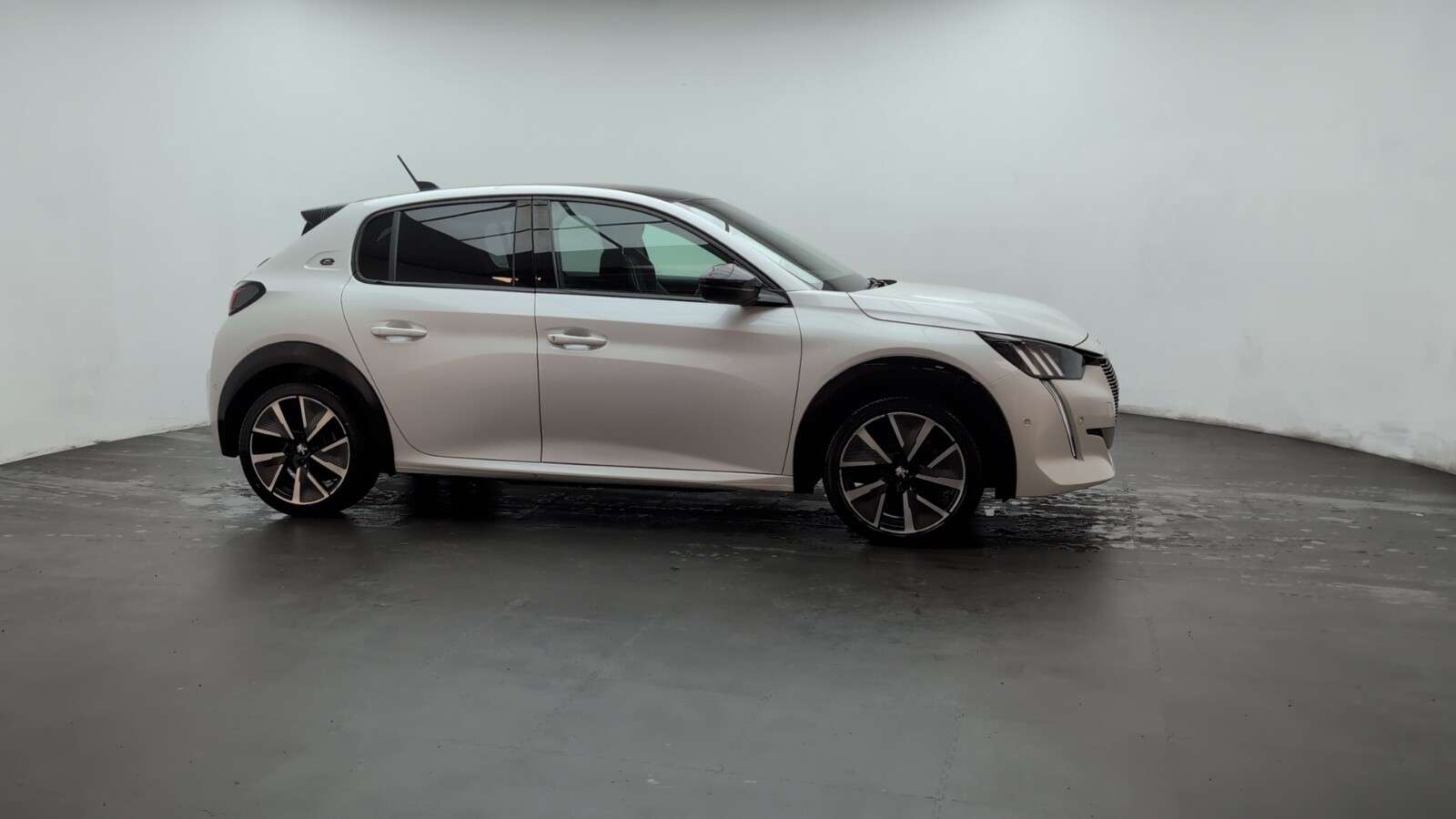 2021 PEUGEOT E-208 2021 PEUGEOT E-208