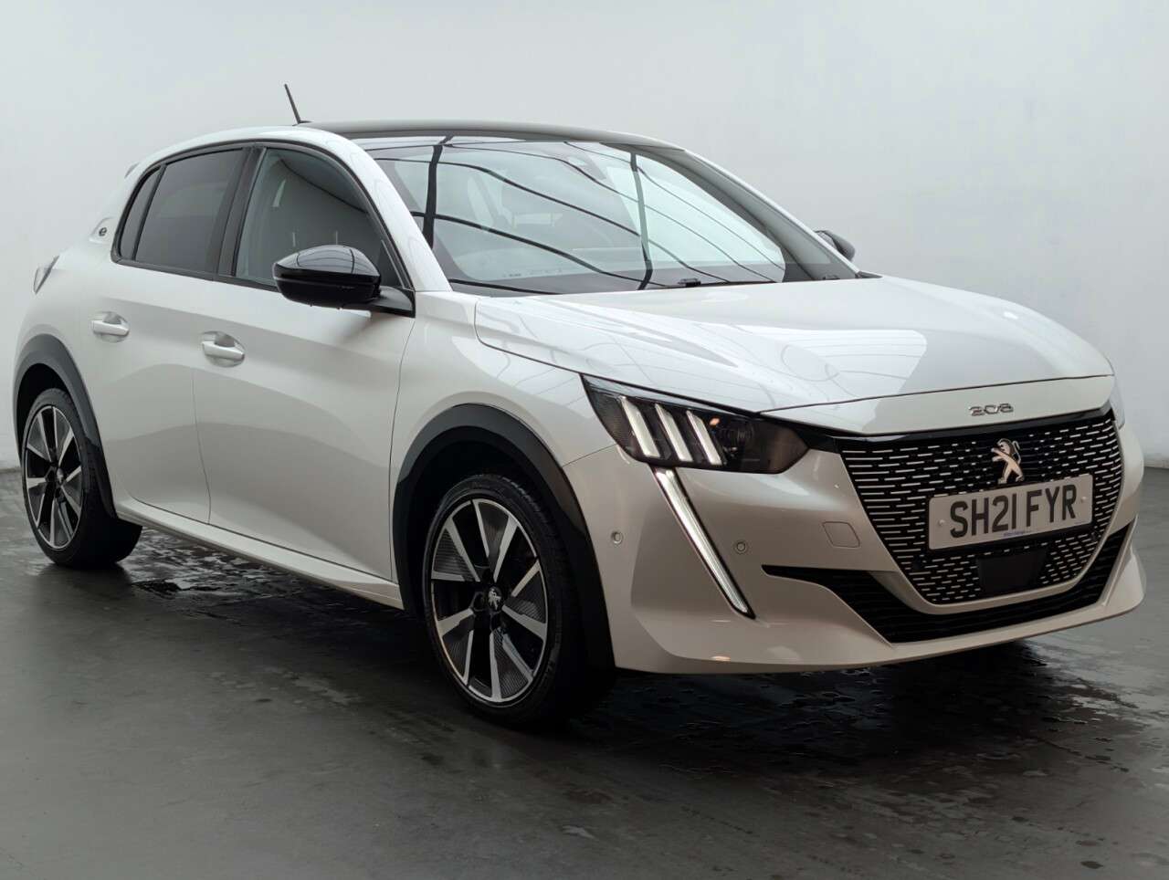 A 2021 PEUGEOT E-208 50kWh GT Hatchback 5dr Electric Auto (136 ps) LANE KEEPING ASSIST+BLUETOOTH A 2021 PEUGEOT E-208 50kWh GT Hatchback 5dr Electric Auto (136 ps) LANE KEEPING ASSIST+BLUETOOTH