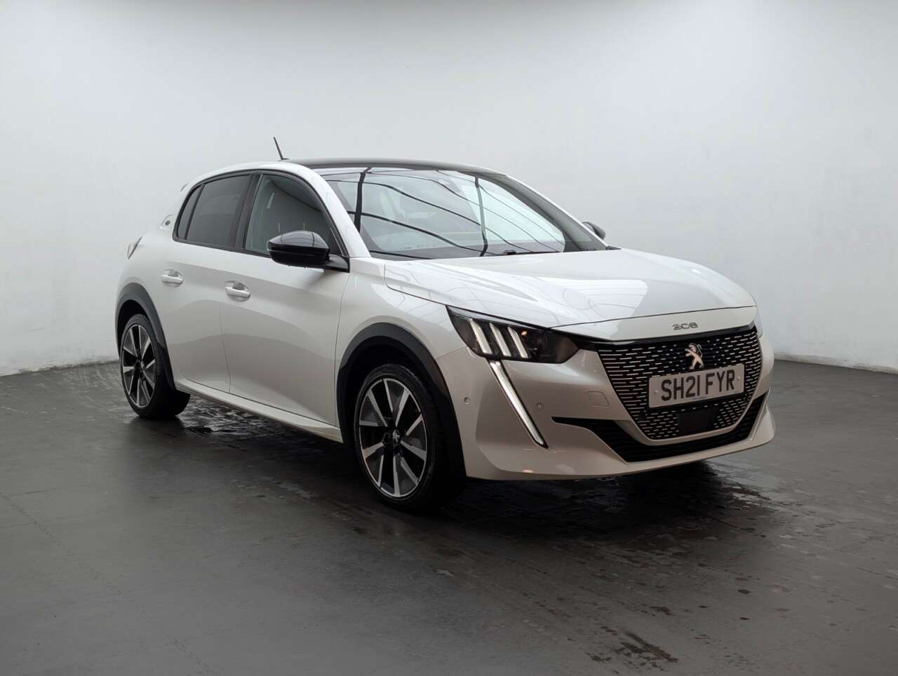 A 2021 PEUGEOT E-208 50kWh GT Hatchback 5dr Electric Auto (136 ps) LANE KEEPING ASSIST+BLUETOOTH A 2021 PEUGEOT E-208 50kWh GT Hatchback 5dr Electric Auto (136 ps) LANE KEEPING ASSIST+BLUETOOTH