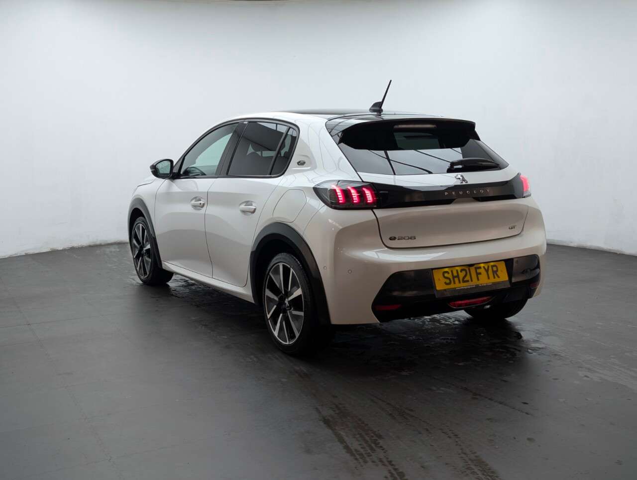 2021 PEUGEOT E-208 2021 PEUGEOT E-208