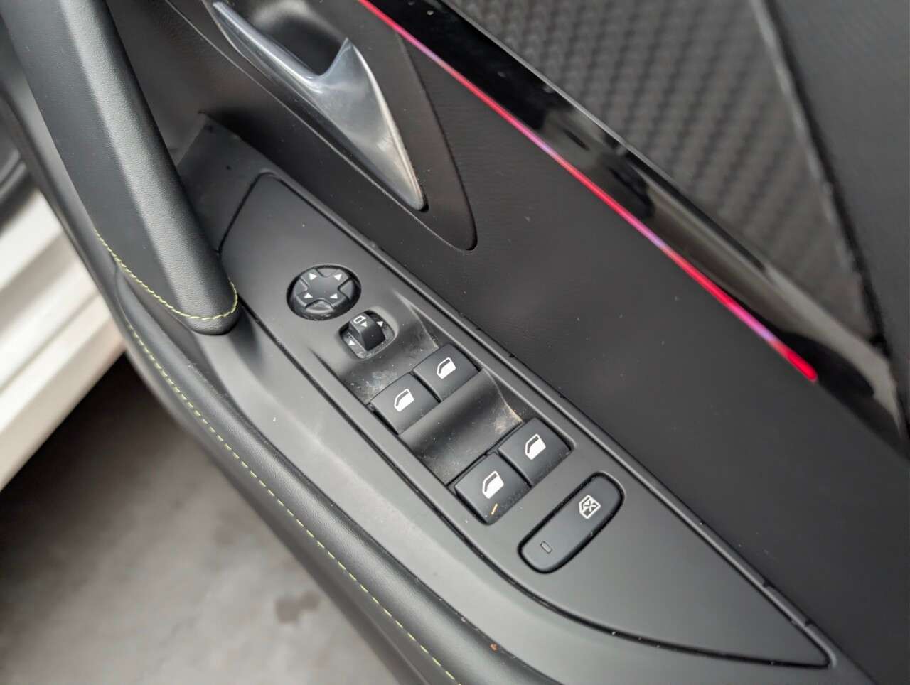 2021 PEUGEOT E-208 2021 PEUGEOT E-208