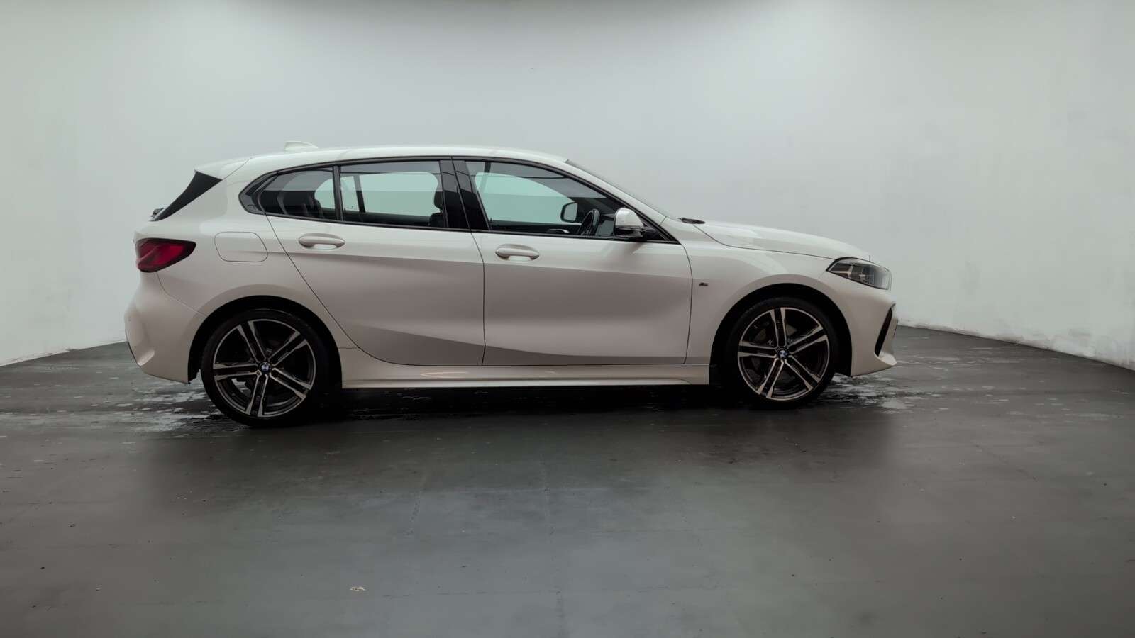 2021 BMW 1 SERIES 2021 BMW 1 SERIES