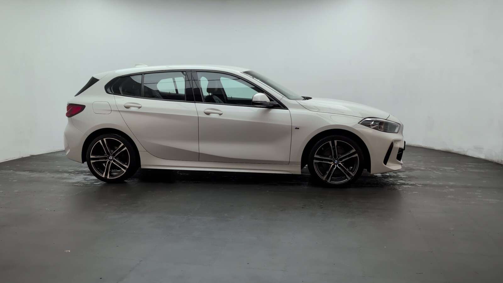 2021 BMW 1 SERIES 2021 BMW 1 SERIES