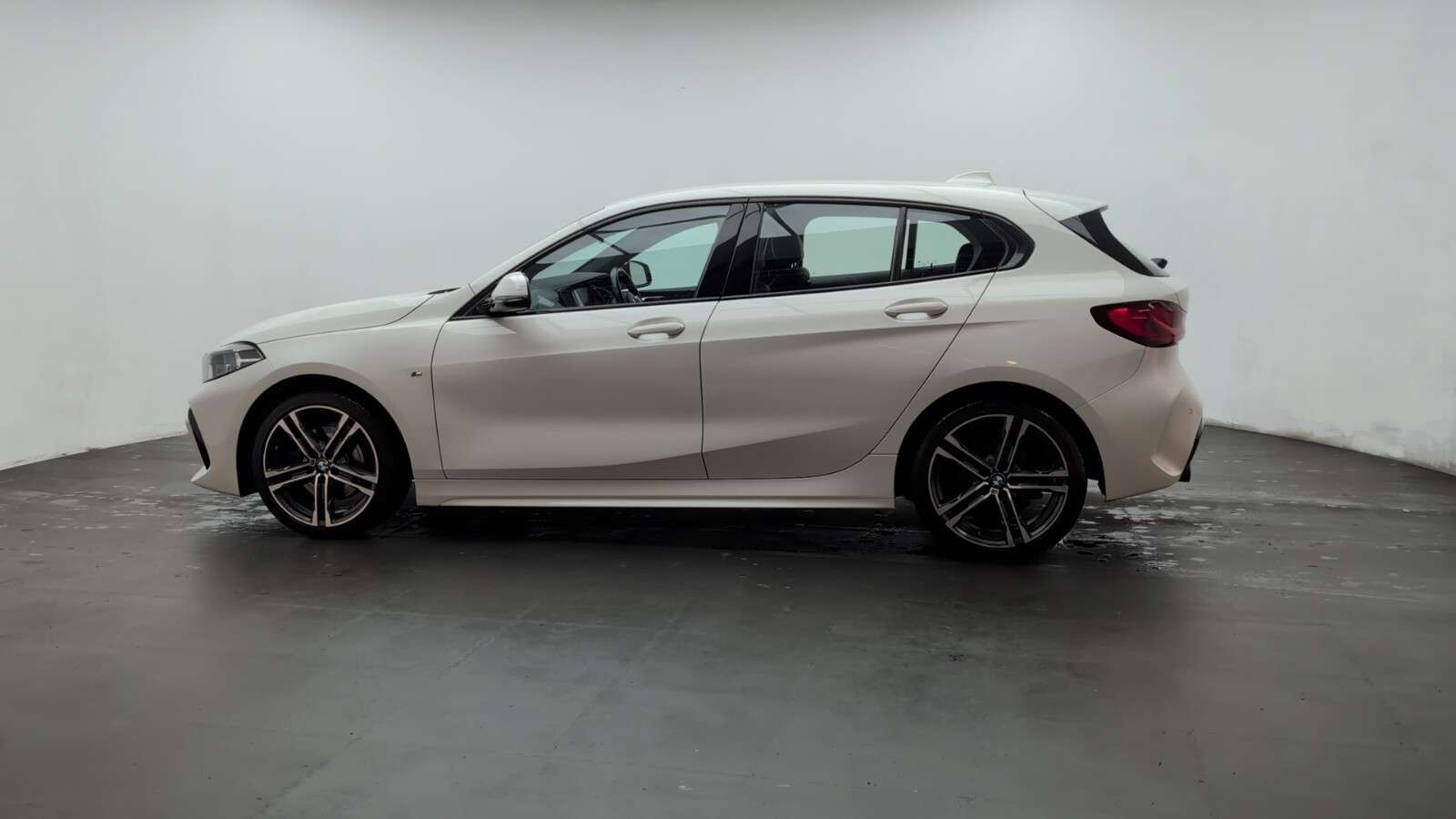 2021 BMW 1 SERIES 2021 BMW 1 SERIES