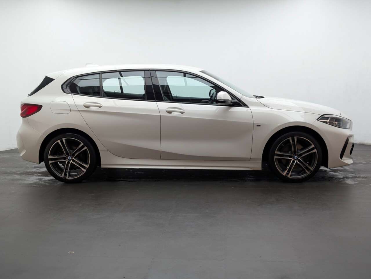 2021 BMW 1 SERIES 2021 BMW 1 SERIES