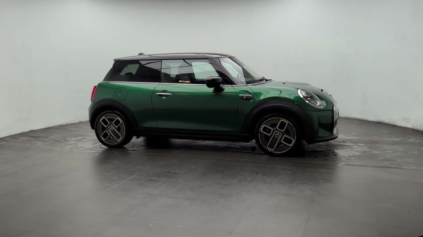 2021 MINI ELECTRIC HATCH 2021 MINI ELECTRIC HATCH