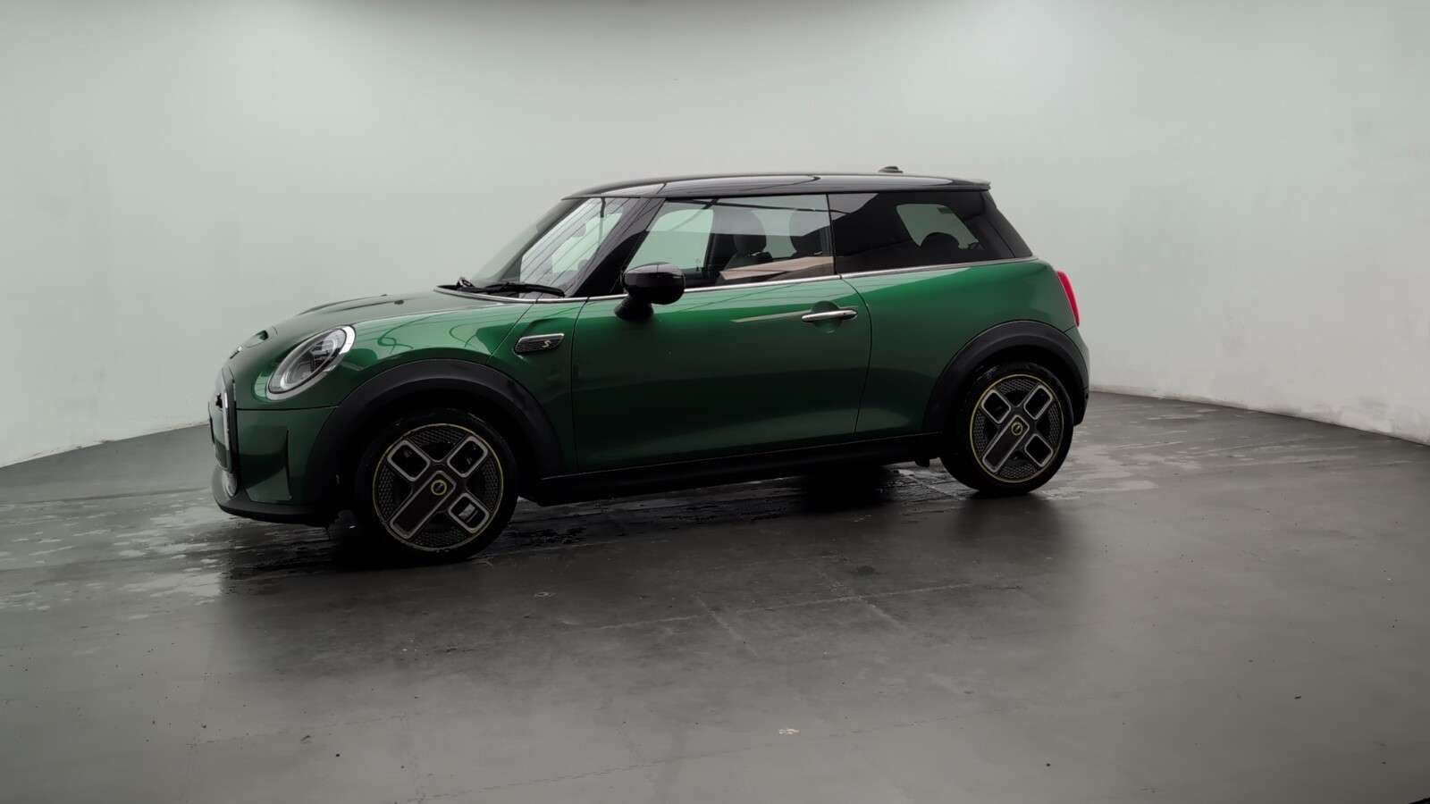 2021 MINI ELECTRIC HATCH 2021 MINI ELECTRIC HATCH