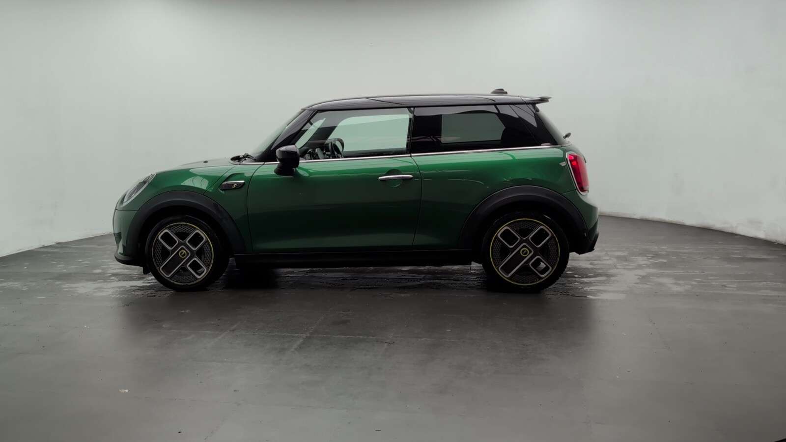 2021 MINI ELECTRIC HATCH 2021 MINI ELECTRIC HATCH