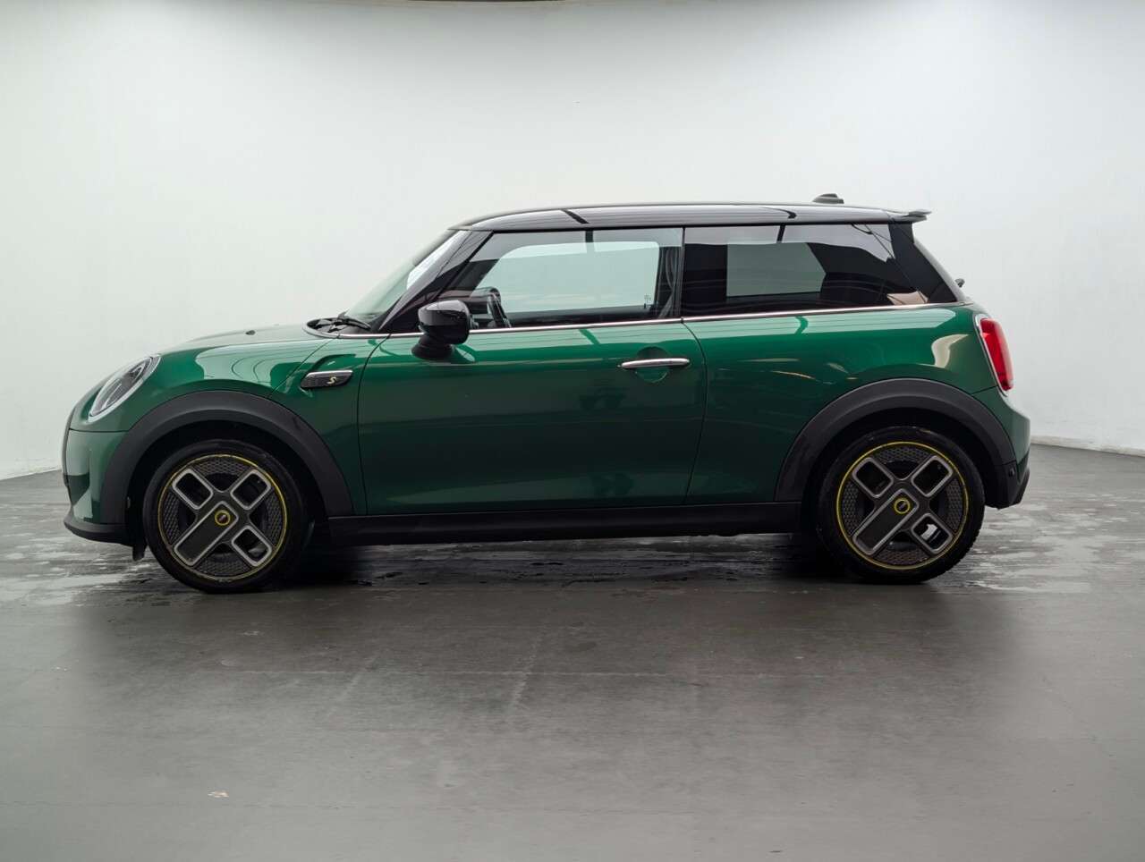 2021 MINI ELECTRIC HATCH 2021 MINI ELECTRIC HATCH