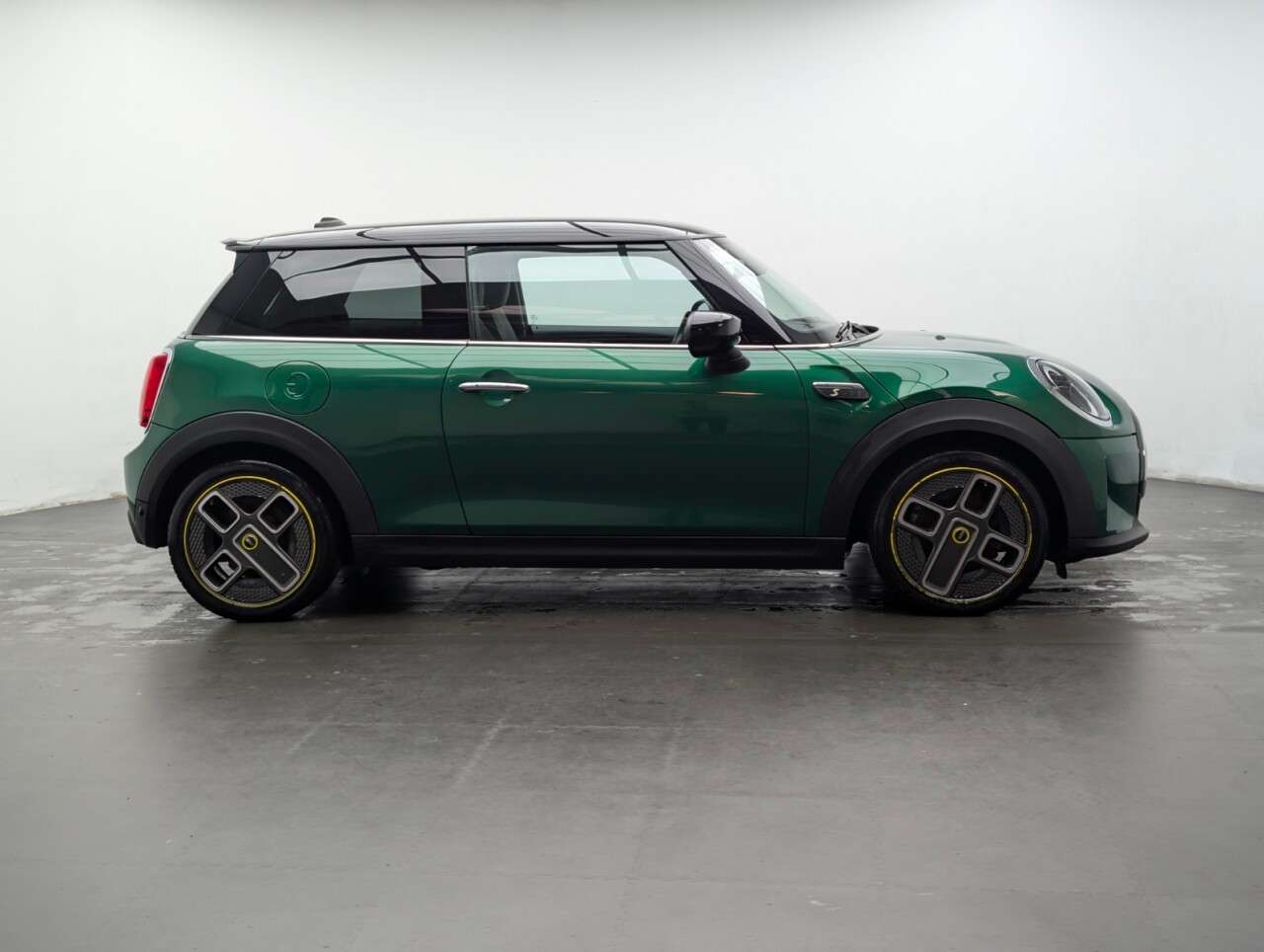 2021 MINI ELECTRIC HATCH 2021 MINI ELECTRIC HATCH