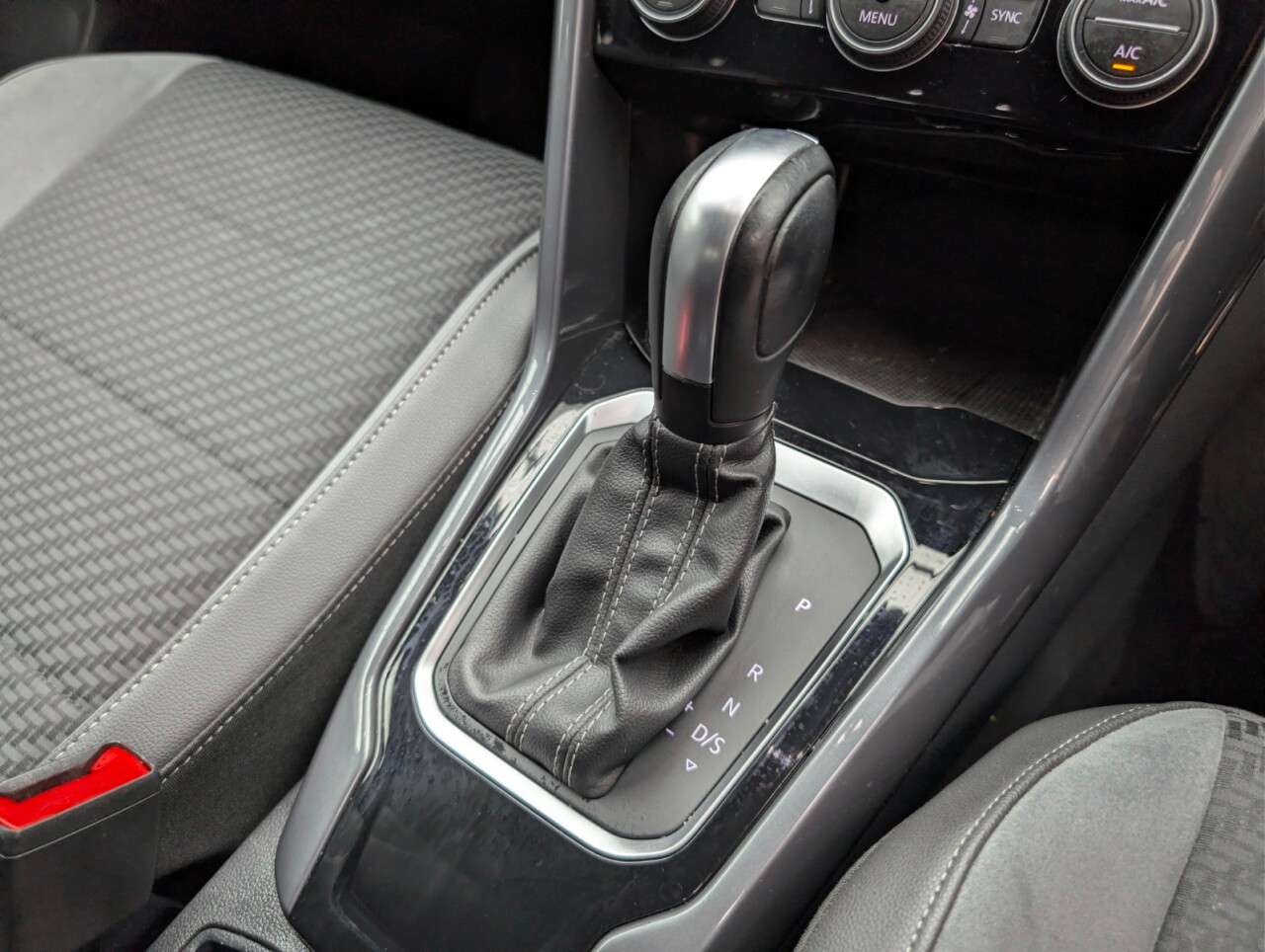 2021 VOLKSWAGEN T-ROC 2021 VOLKSWAGEN T-ROC