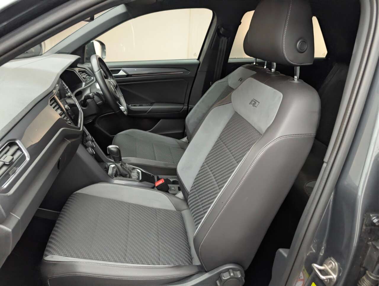 2021 VOLKSWAGEN T-ROC 2021 VOLKSWAGEN T-ROC