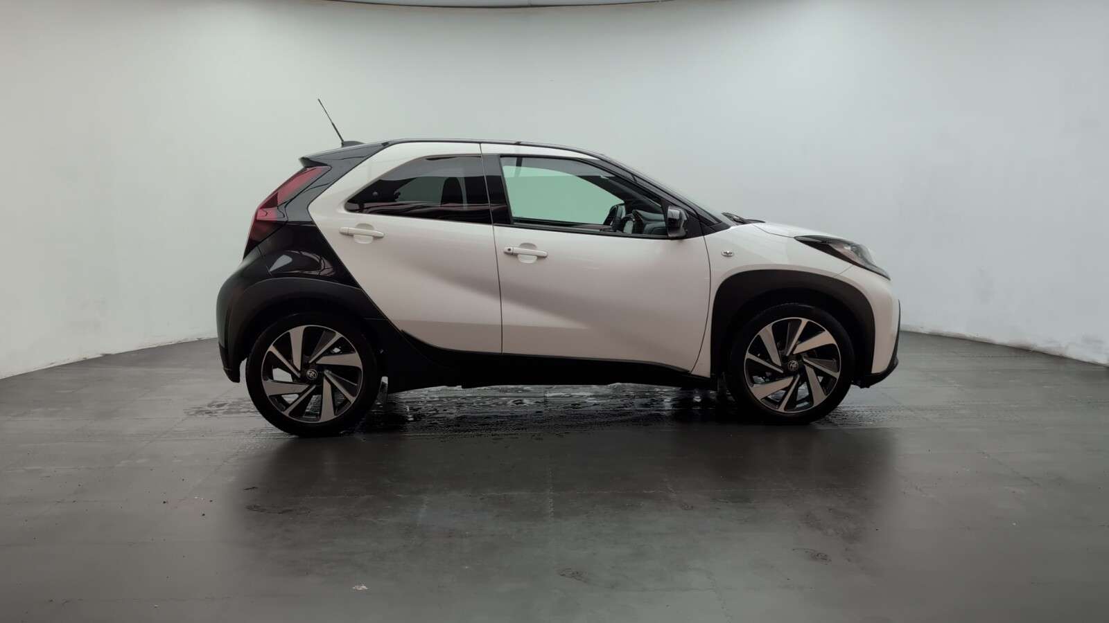 2023 TOYOTA AYGO X 2023 TOYOTA AYGO X