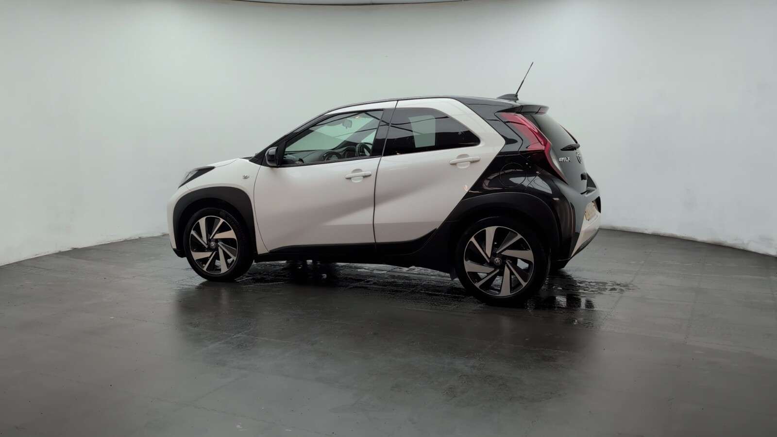 2023 TOYOTA AYGO X 2023 TOYOTA AYGO X