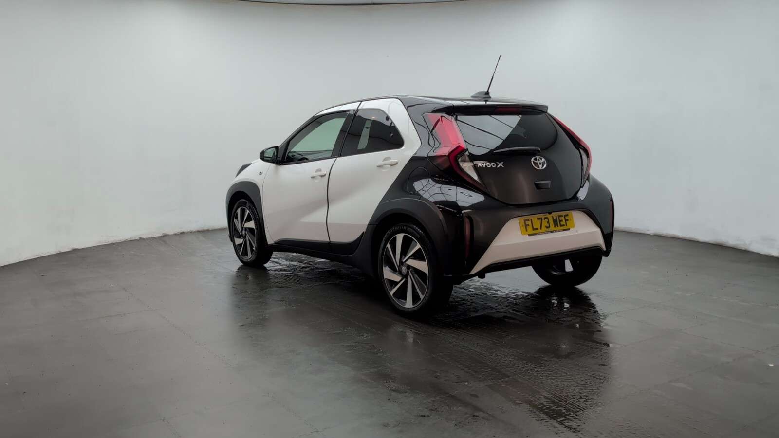 2023 TOYOTA AYGO X 2023 TOYOTA AYGO X
