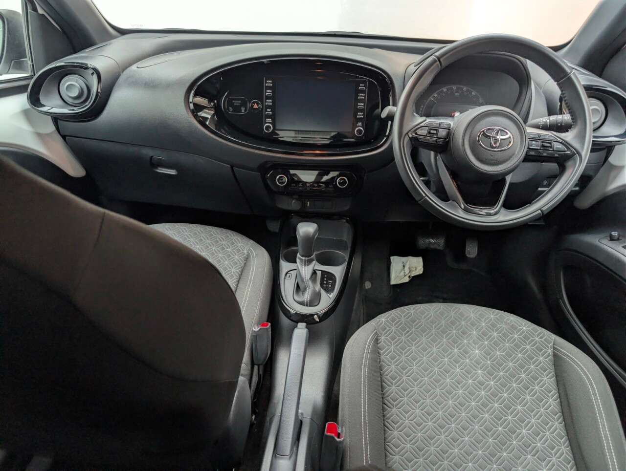 2023 TOYOTA AYGO X 2023 TOYOTA AYGO X