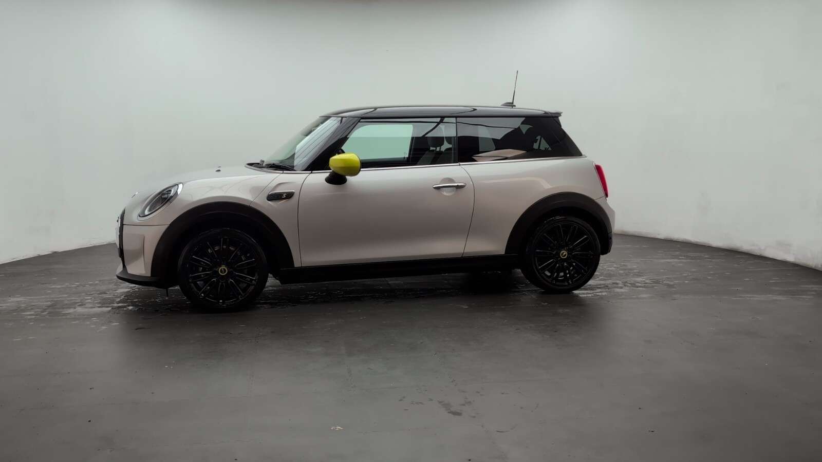 2022 MINI ELECTRIC HATCH 2022 MINI ELECTRIC HATCH