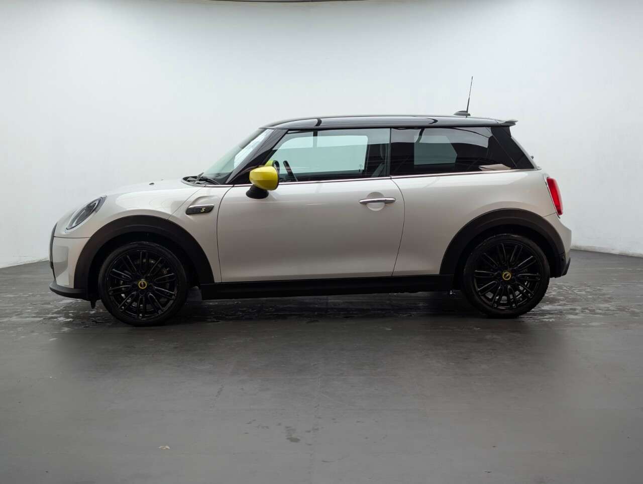 2022 MINI ELECTRIC HATCH 2022 MINI ELECTRIC HATCH