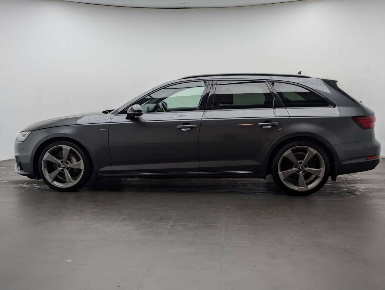 2019 AUDI A4 AVANT 2019 AUDI A4 AVANT