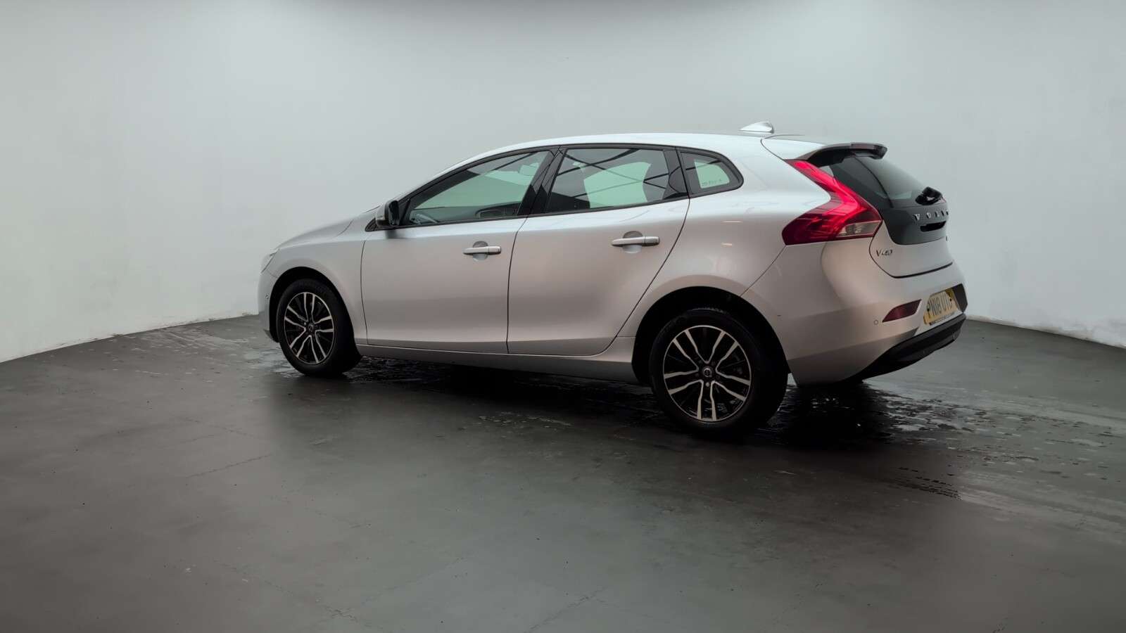 2018 VOLVO V40 2018 VOLVO V40