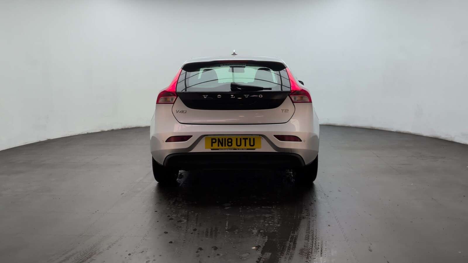 2018 VOLVO V40 2018 VOLVO V40