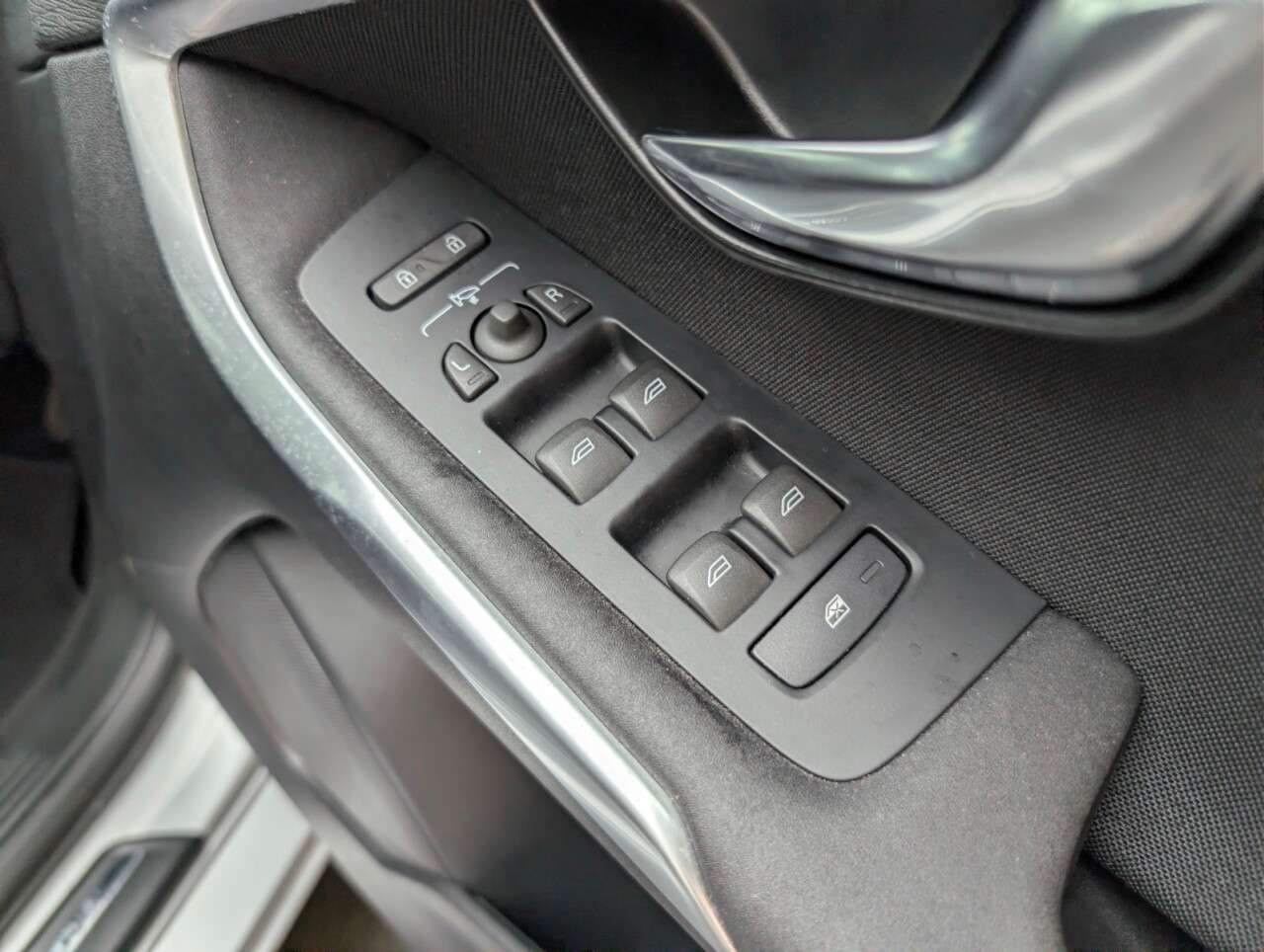 2018 VOLVO V40 2018 VOLVO V40