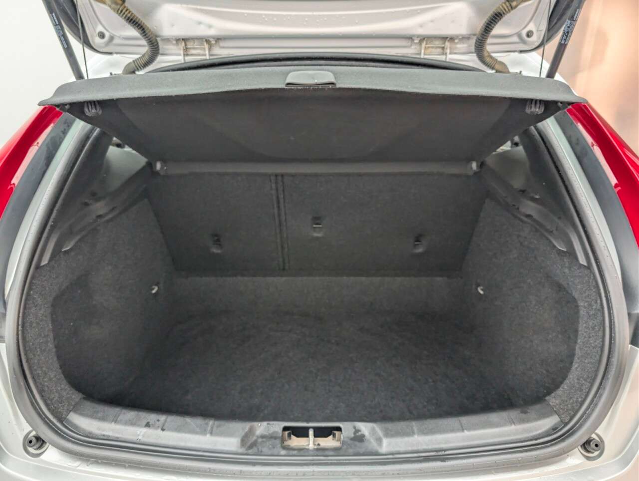 2018 VOLVO V40 2018 VOLVO V40