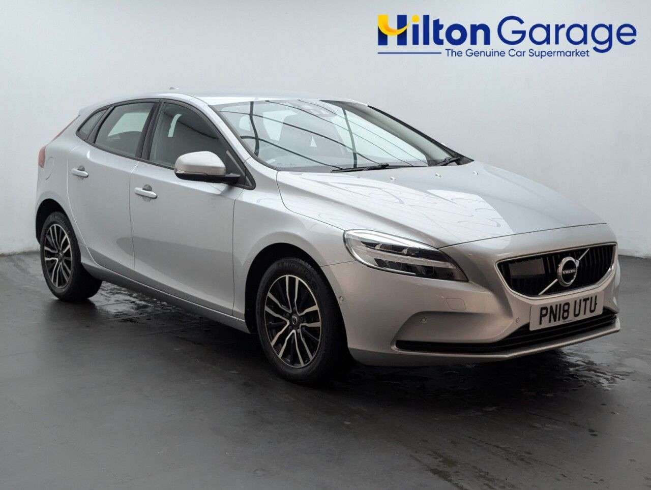 2018 VOLVO V40 2018 VOLVO V40