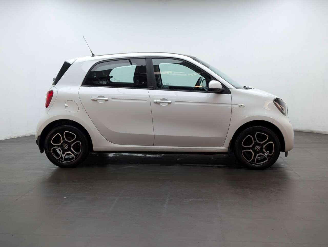 2017 SMART FORFOUR 2017 SMART FORFOUR