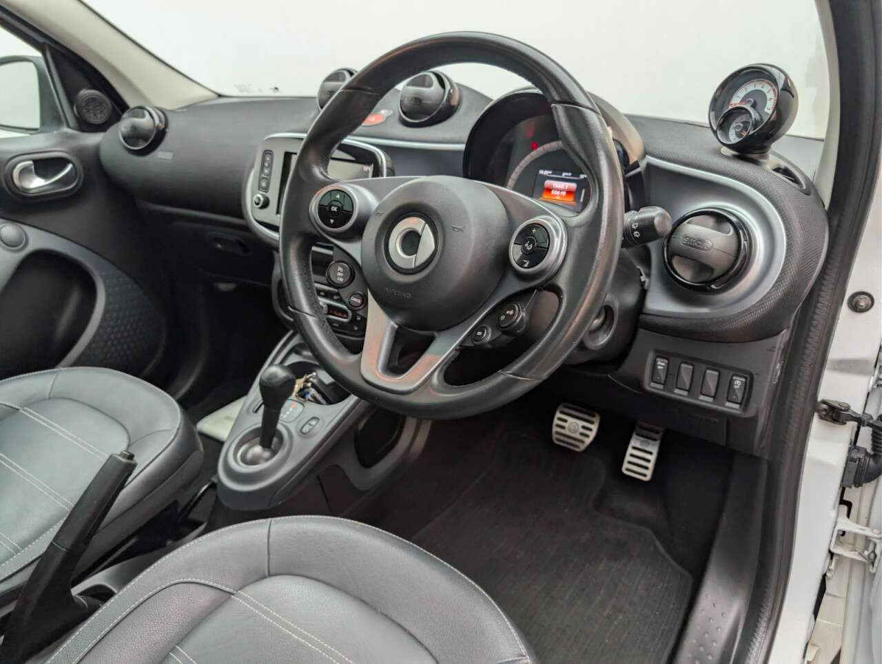 2017 SMART FORFOUR 2017 SMART FORFOUR