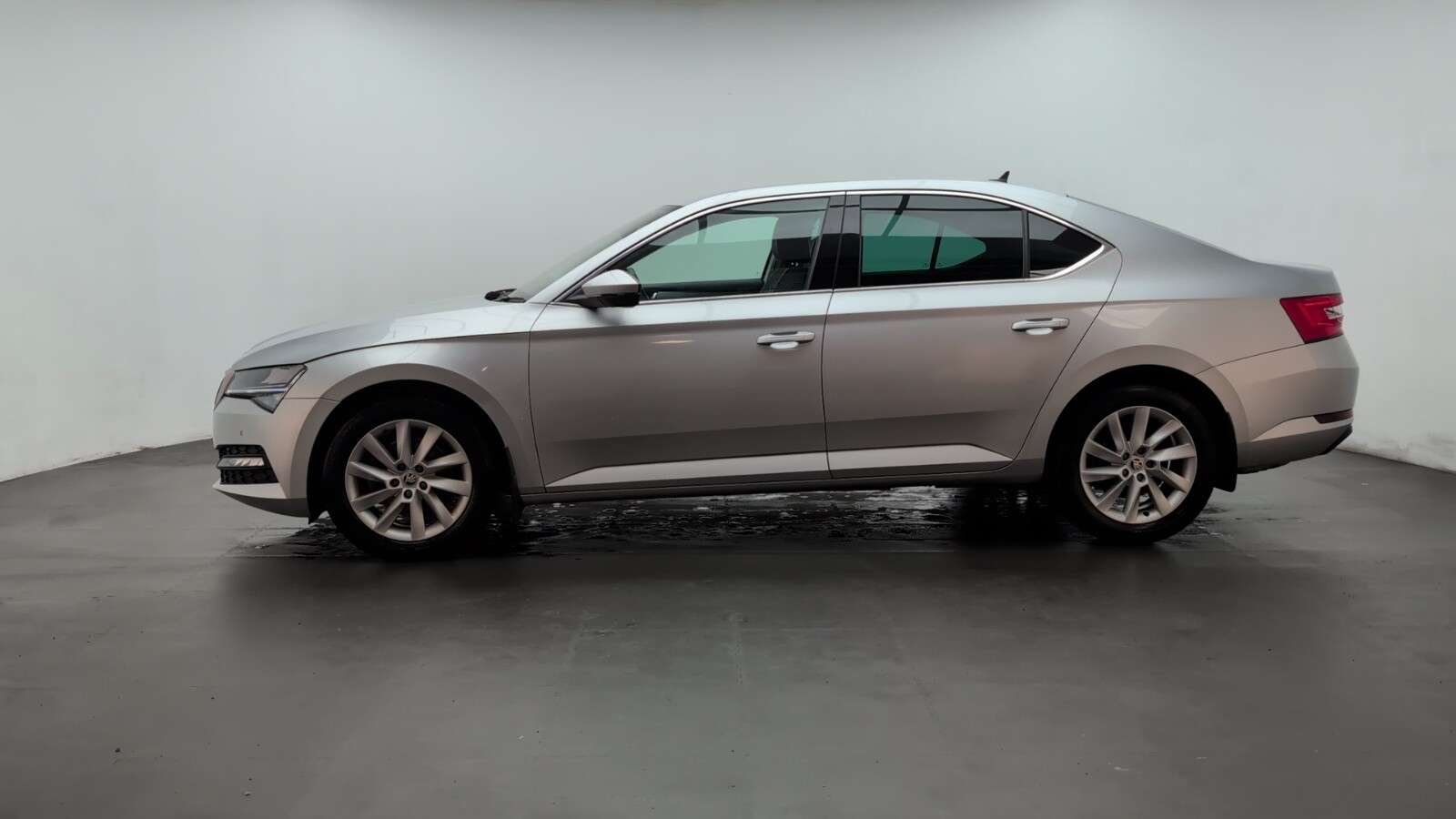 2020 SKODA SUPERB 2020 SKODA SUPERB