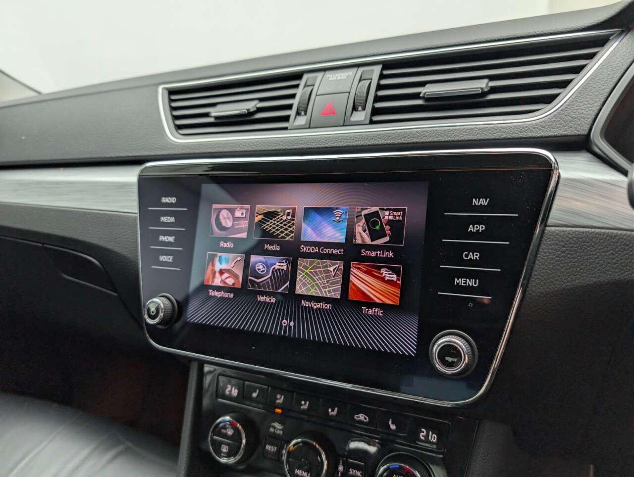 2020 SKODA SUPERB 2020 SKODA SUPERB