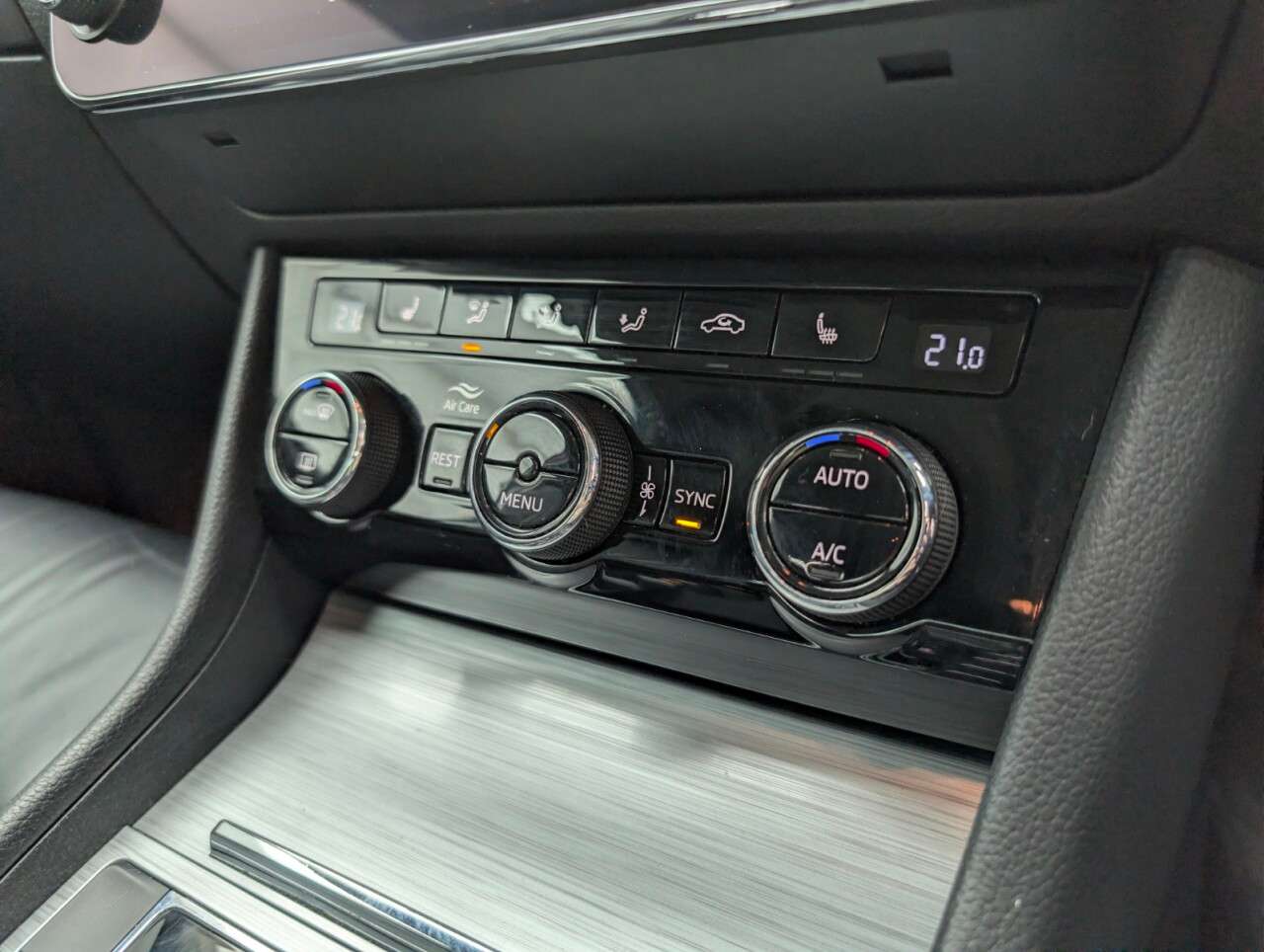 2020 SKODA SUPERB 2020 SKODA SUPERB